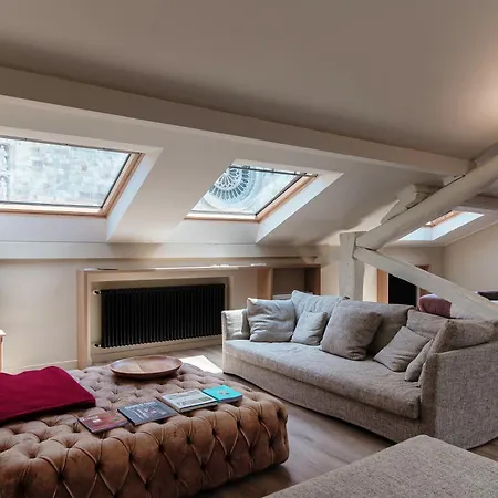 Dome's Attic 12 - The House Of Travelers * Como