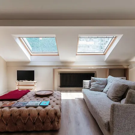 Apartment Dome's Attic 12 - The House Of Travelers *
