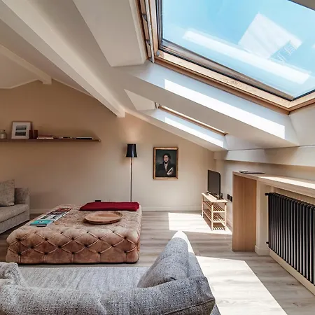 Dome's Attic 12 - The House Of Travelers Como