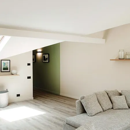 Dome's Attic 12 - The House Of Travelers Apartment